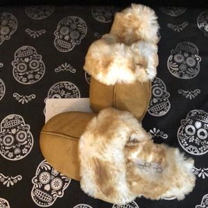 Soft Tan Slippers 8-9 L